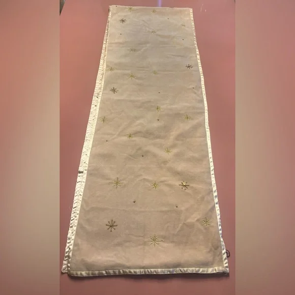 Terrain Celestial Embroidery Velvet Runner - Picture 5 of 12